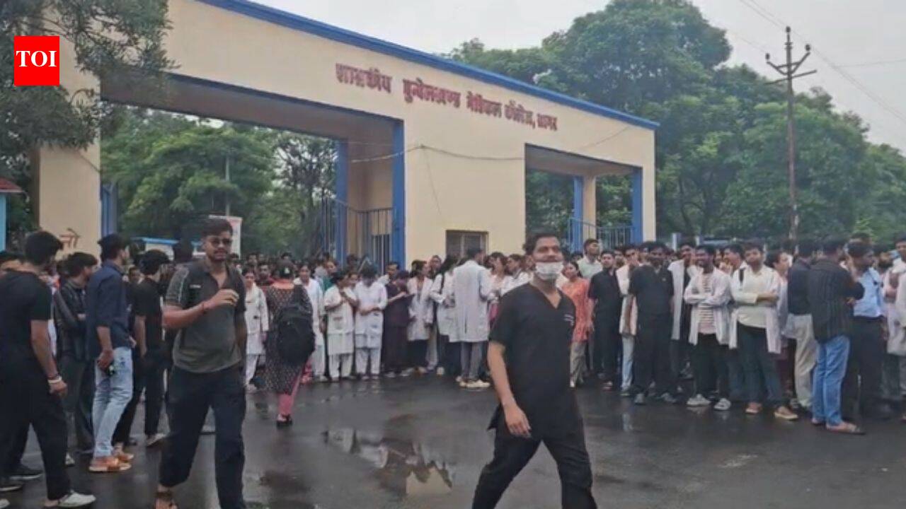 'Goli maar denge': BJP leader, aide booked for molesting, threatening woman PG doctor Madhya Pradesh hospital