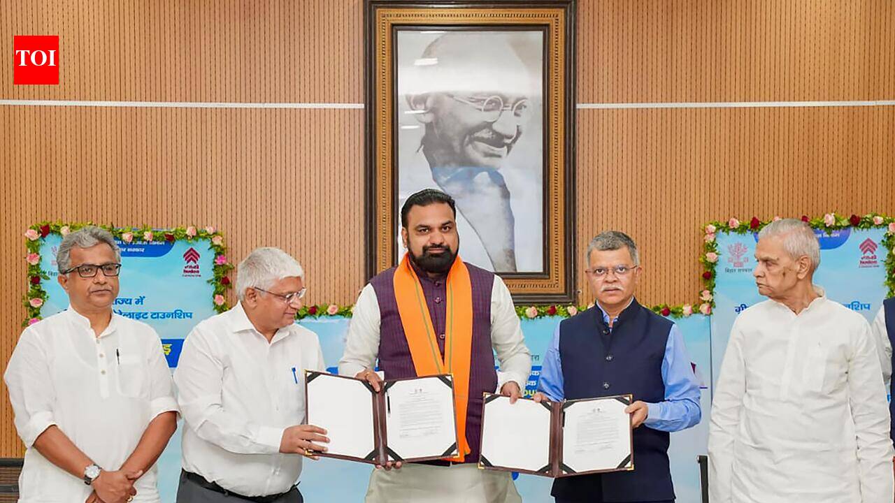 Hudco to provide Rs1L cr loan for 12 satellite townships in state