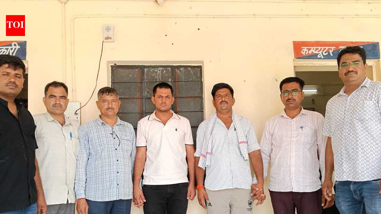 Patwari, broker caught taking bribe in Jaisalmer