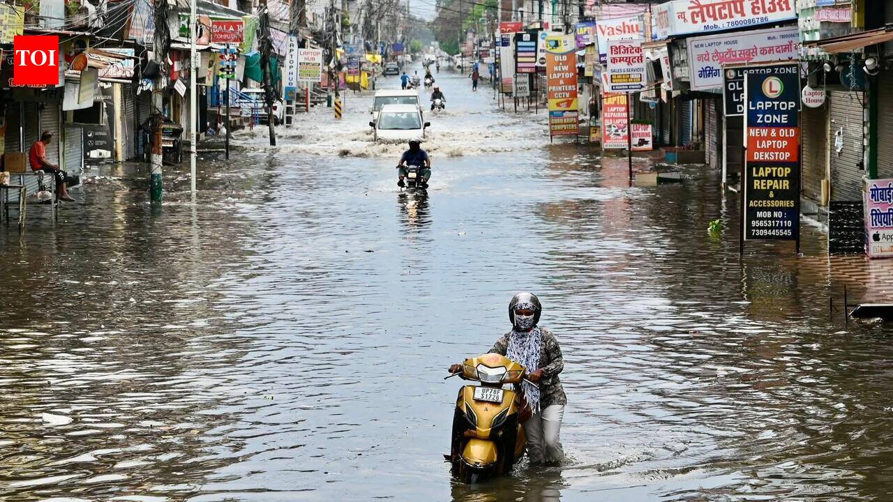 99.8 mm rain brings Kanpur to its knees