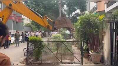 Right of way restored at 30 sites in Gurgaon DLF Phase 3 drive