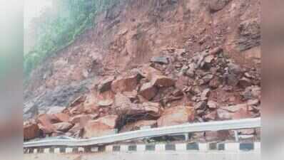 Two die in Malegaon in slab collapse after heavy rain; landslides affect traffic movement in ghats