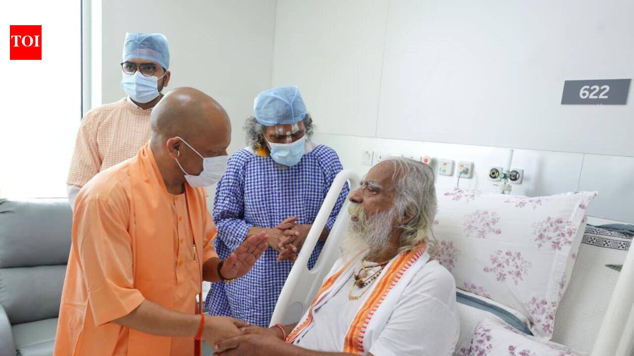 Yogi visits ailing seer Mahant Nritya Gopal Das