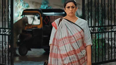  Ten years later, Tulsi returns to a broken Shantiniketan