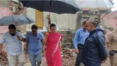Ulhasnagar commissioner inspects monsoon preparedness, directs officials to expedite desilting