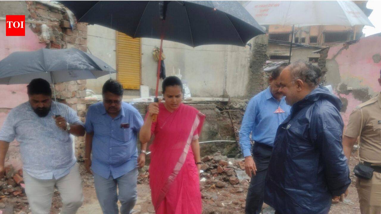 Ulhasnagar commissioner inspects monsoon preparedness, directs officials to expedite desilting