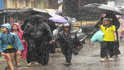 IMD issues red alert for heavy rain, Mumbai schools and colleges closed this afternoon