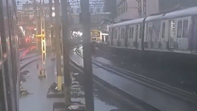 Metro snag, heavy rain disrupt Mumbai rail services; waterlogging, poor visibility reported
