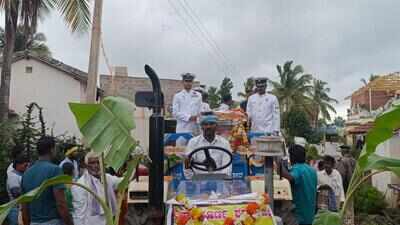 Village bids farewell to soldier Yashodhar Vaddar
