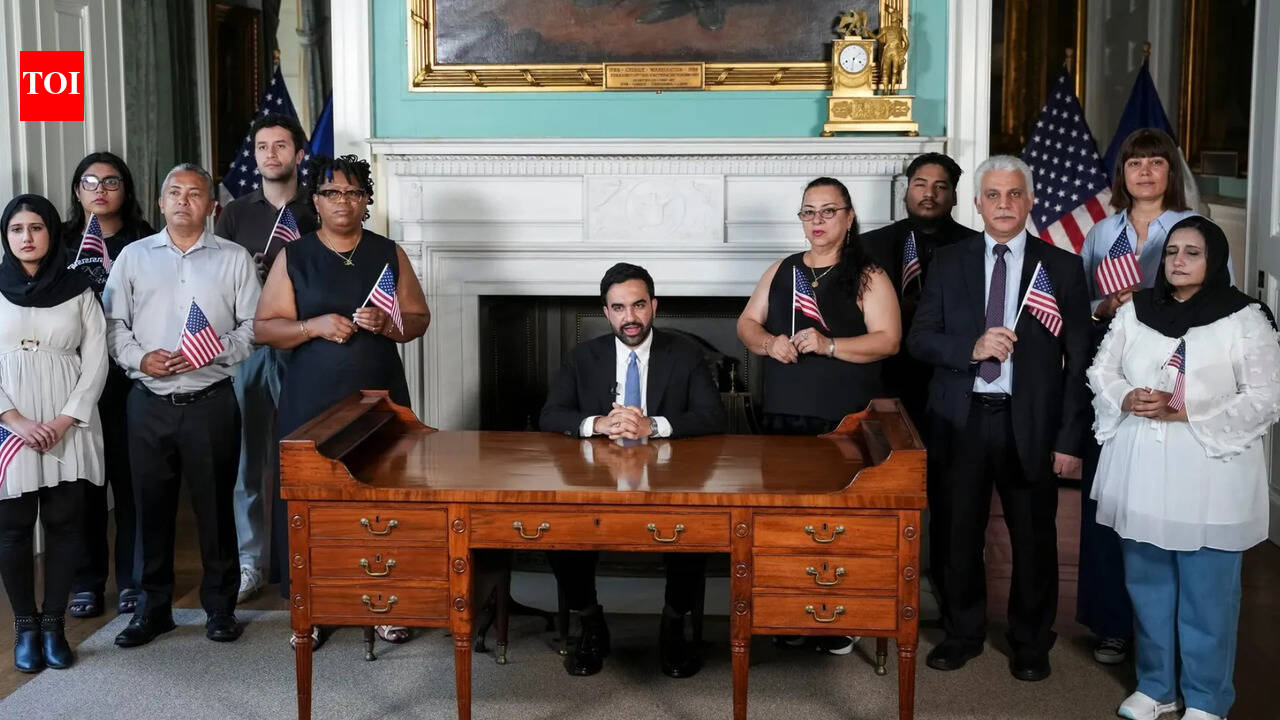 Did Zohran Mamdani sit on the wrong side of George Washington's desk? Billionaire Bill Ackman says it's evident the NYC mayor has never held any job