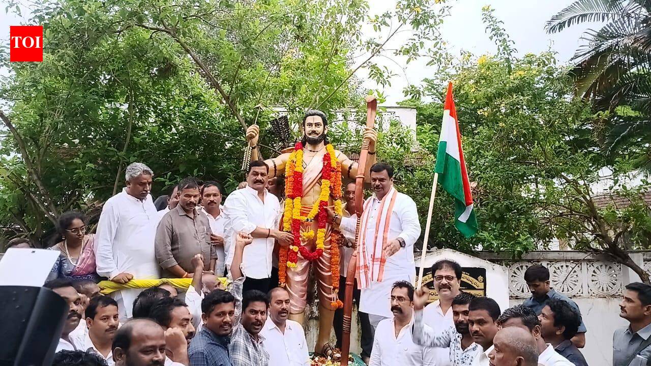Vizag marks 129th birth anniversary of Alluri Sitarama Raju