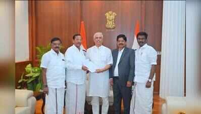All roads of horse-trading leads to Lok Bhavan