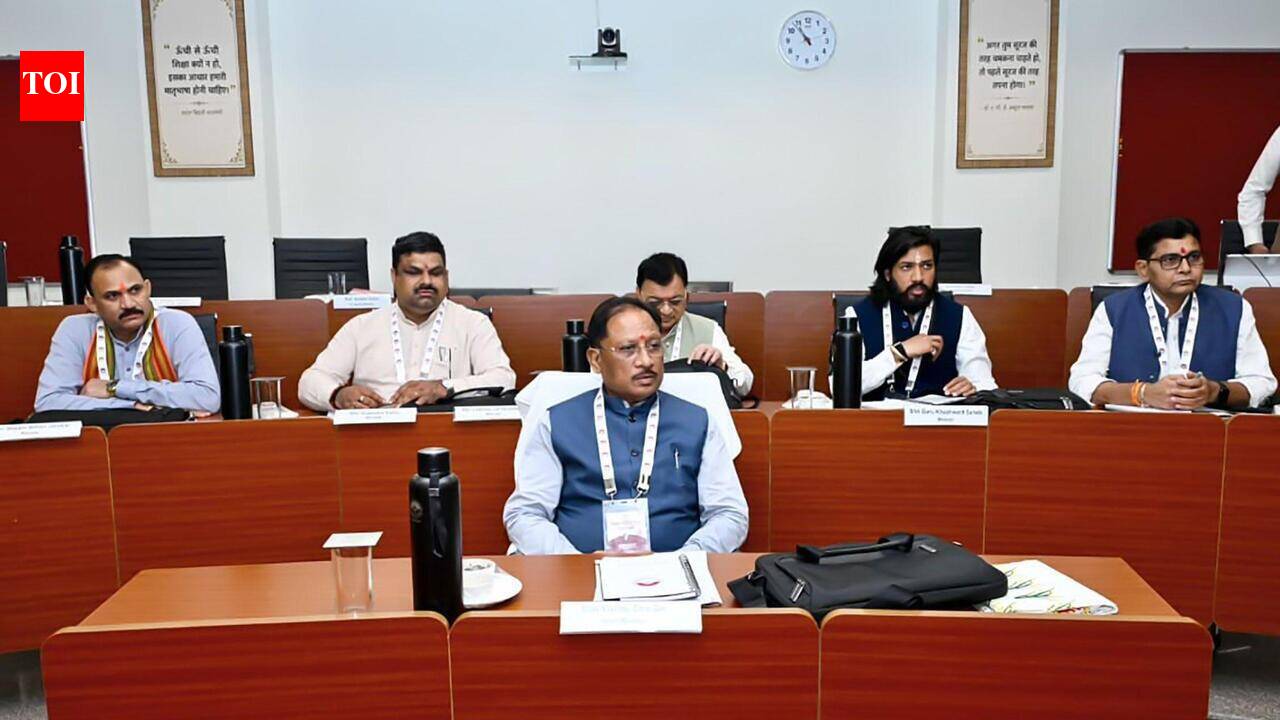 Cabinet meets at IIM Raipur for governance reform discussions