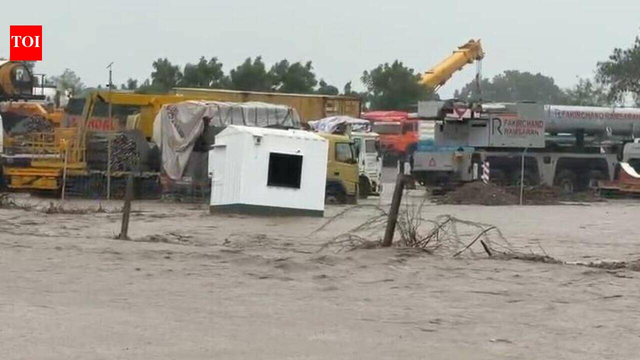 Rain subsides in Junagadh, rescue work continues