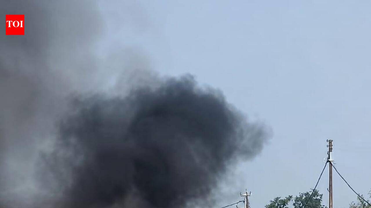 2 killed after taxi, motorcycle catch fire in US Nagar crash