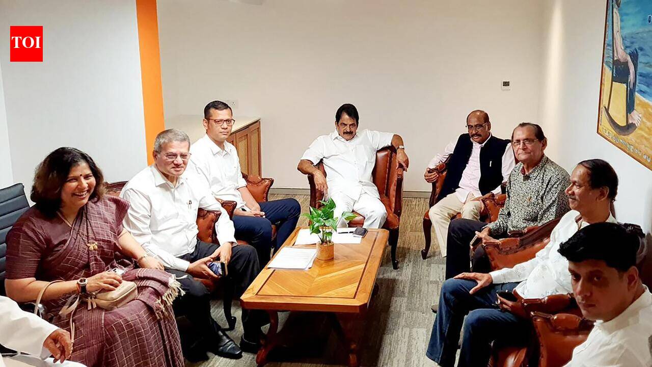 Cong’s Venugopal holds meetings with functionaries to iron out differences