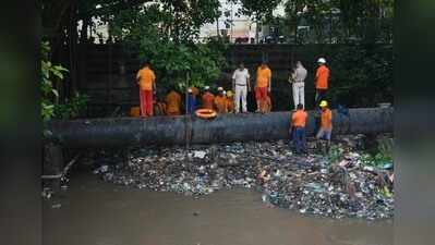 Ragpicker goes missing after falling into drain in city