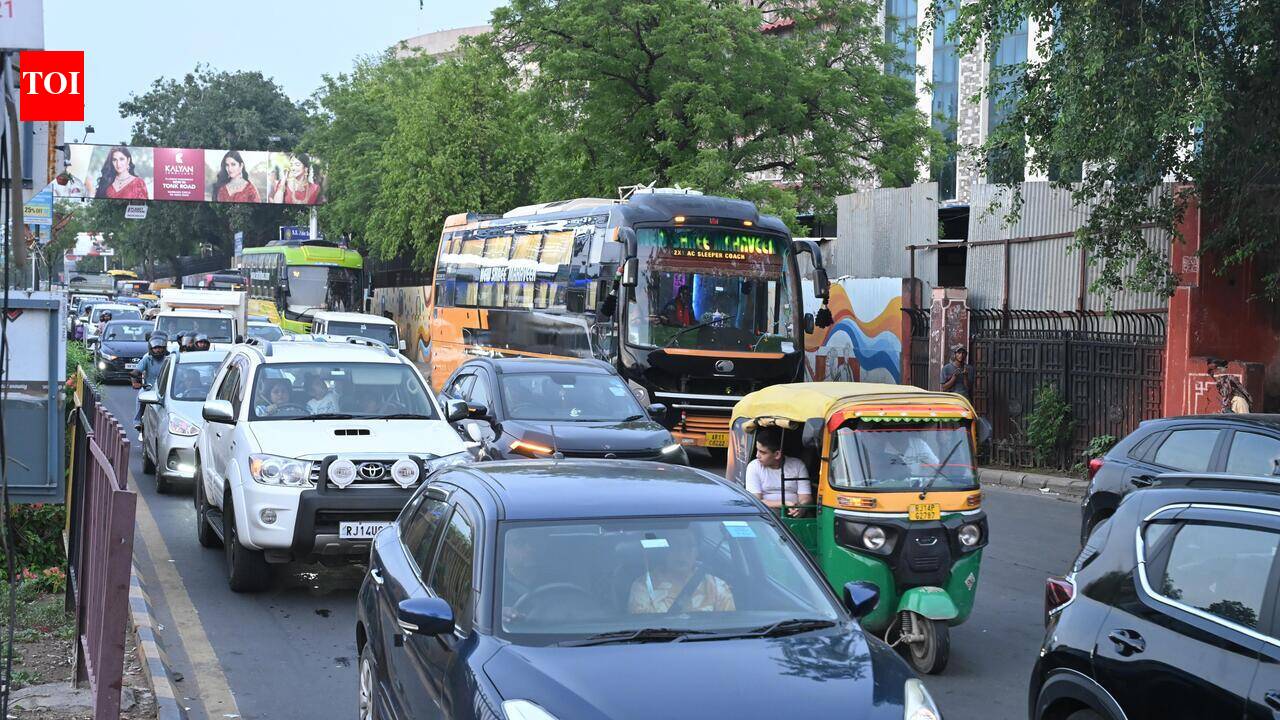 Diversion of inter-state buses intensifying traffic congestion at Rambagh Circle