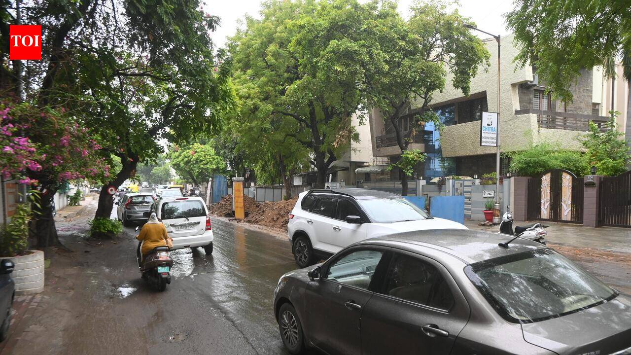 First spell of rain drenches Ahmedabad, drops temperature by 8.6 degrees