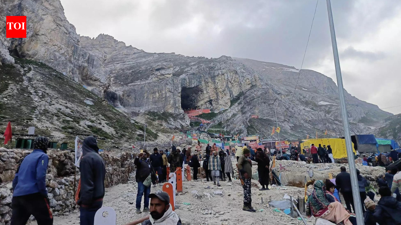 12k pilgrims visit Amarnath; 3rd batch of 4.8k leave for ice Shivling darshan