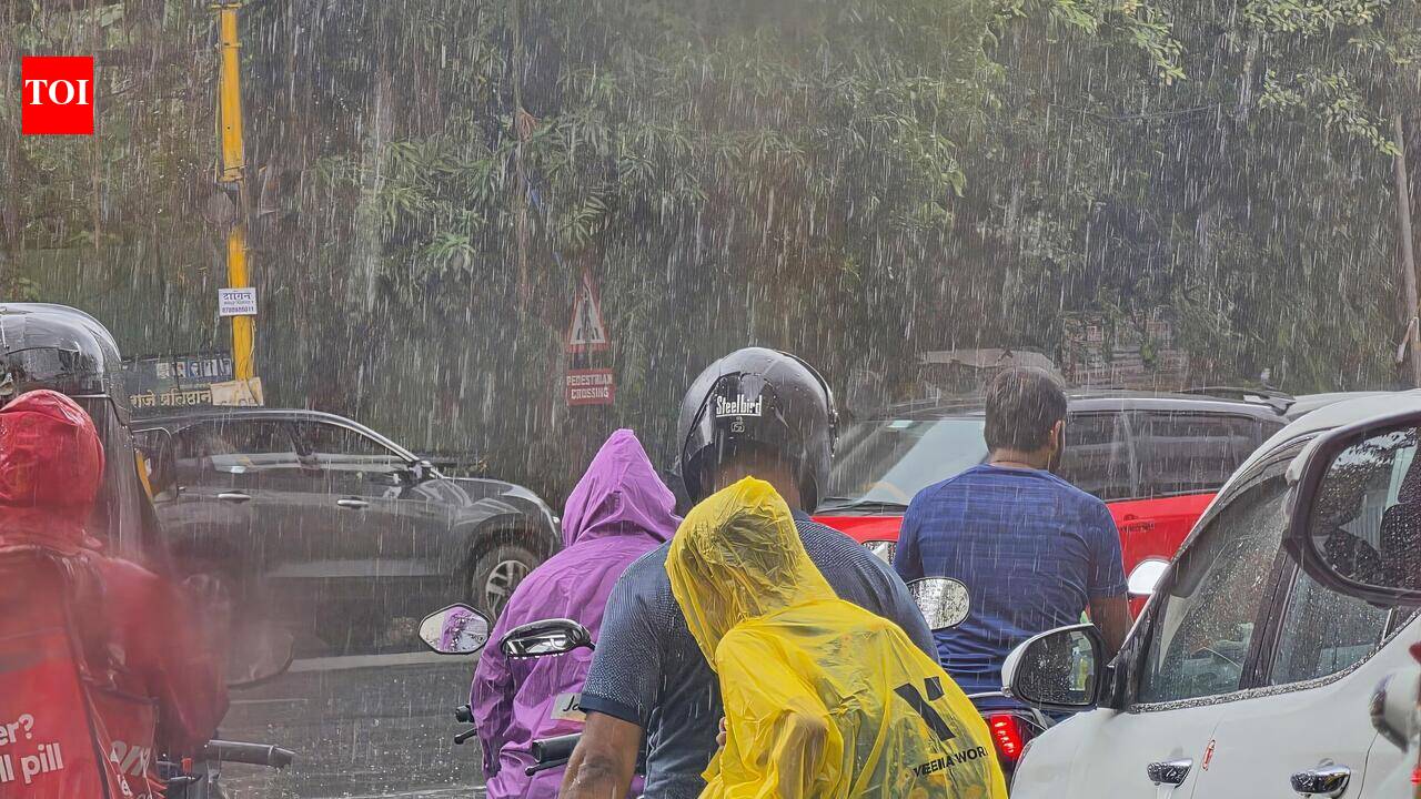 Highest 24-hour rainfall of this monsoon drenches Pune; more showers likely over next 24 hours