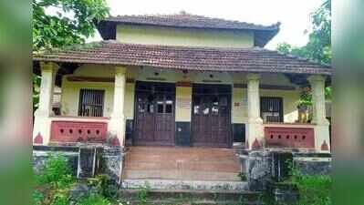 Century-old Bantwal school lies abandoned; locals push for heritage status