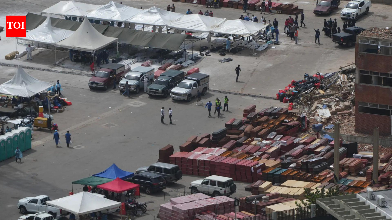 McDonald's, bus station turn quake clinics in Venezuela