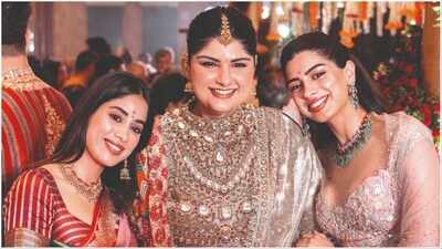  Janhvi and Khushi Kapoor to host mehendi ceremony; deets inside