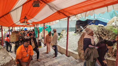 J&K administration urges unregistered pilgrims to defer Amarnath Yatra amid unusually large influx
