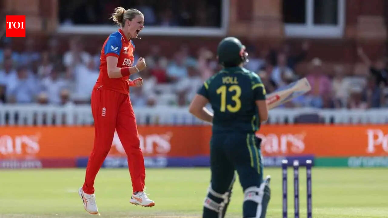 T20 WC Final LIVE: Early blow for Australia! Voll falls after England post 150/4