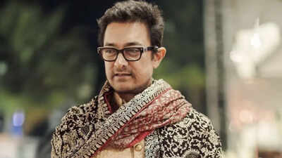 Aamir Khan sees off Raj Thackeray after wedding with Gauri Spratt; inside pictures capture newlyweds' special day