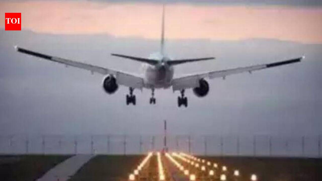 Mumbai airport shut for an hour due heavy rains, Sunday