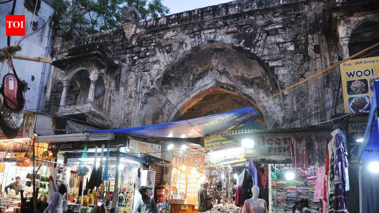 Activists send SOS to govt on decaying heritage structures, urge immediate restoration works
