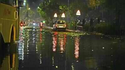 Midnight downpour drenches Ahmedabad; Ognaj records 105mm rain