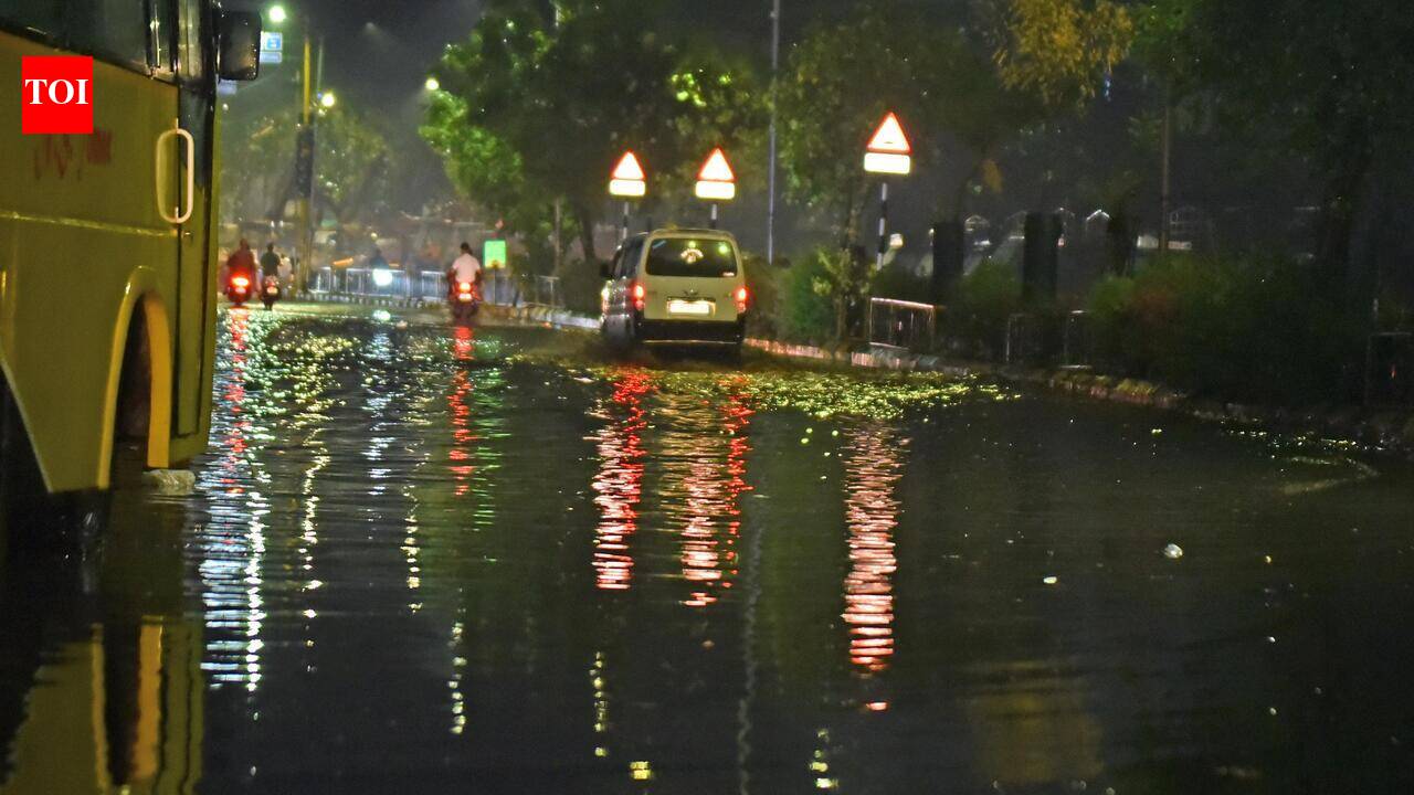 Midnight downpour drenches Ahmedabad; Ognaj records 105mm rain