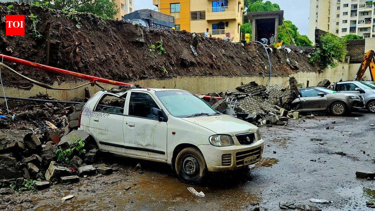 Compound wall collapse damages eight cars, nine two-wheelers in Jambhulwadi society