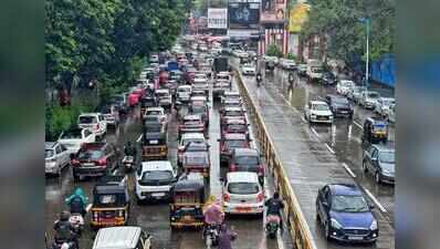 Steady showers in city, heavy rain in ghat sections