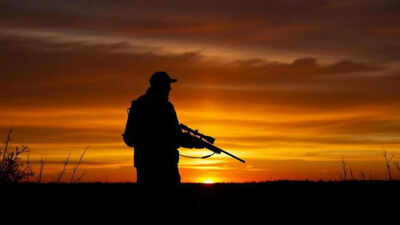  'The weather decides for the hunter'—Nature sets the rules, and every decision must adapt to its uncertainty.