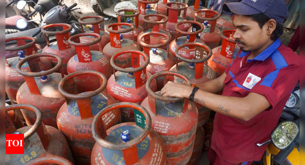India to double US gas buys, cut Gulf reliance