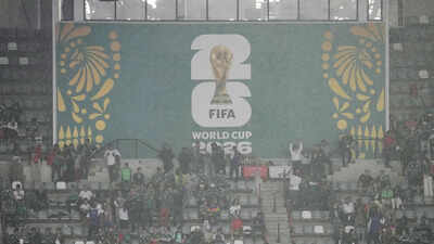 Thunderstorm delays blockbuster Mexico-England round of 16 World Cup clash at Azteca