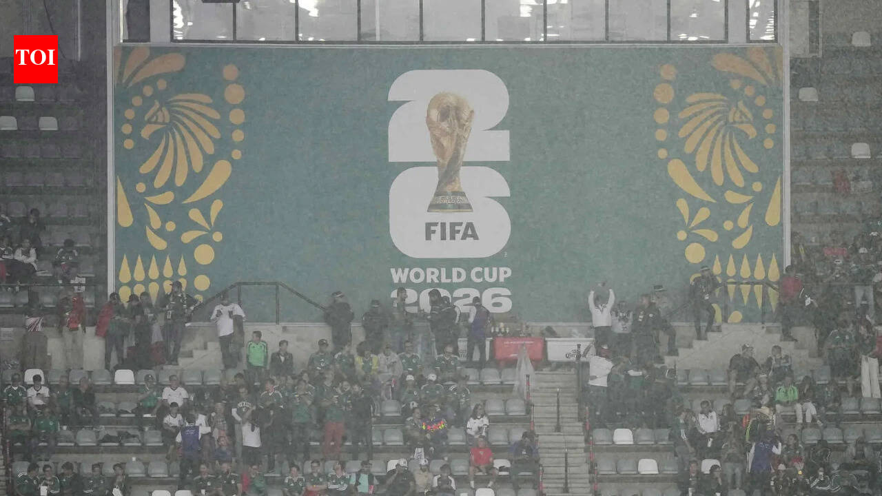 Thunderstorm delays blockbuster Mexico-England round of 16 World Cup clash at Azteca