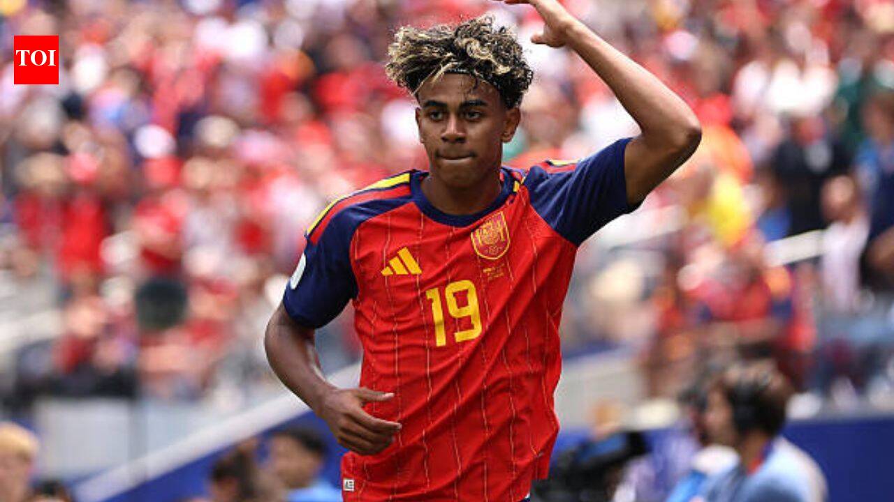 “So much disrespect”: Lamine Yamal’s playful airport antics leave fans divided ahead of Spain and Portugal showdown