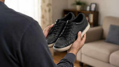 Company gave credit note instead of refund for defective shoes; court orders Rs 15,000 compensation