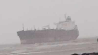Unmanned tanker runs aground off Mumbai, 2 other vessels drift closer to coast