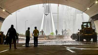  Rs 6,695-crore Mumbai-Pune expressway link could not survive one monsoon