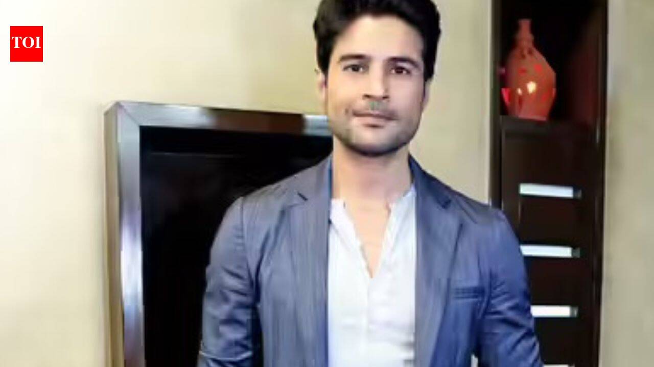 Rajeev Khandelwal says society must stop judging people by their skin colour: 'Woh complex nahi aana chahiye'