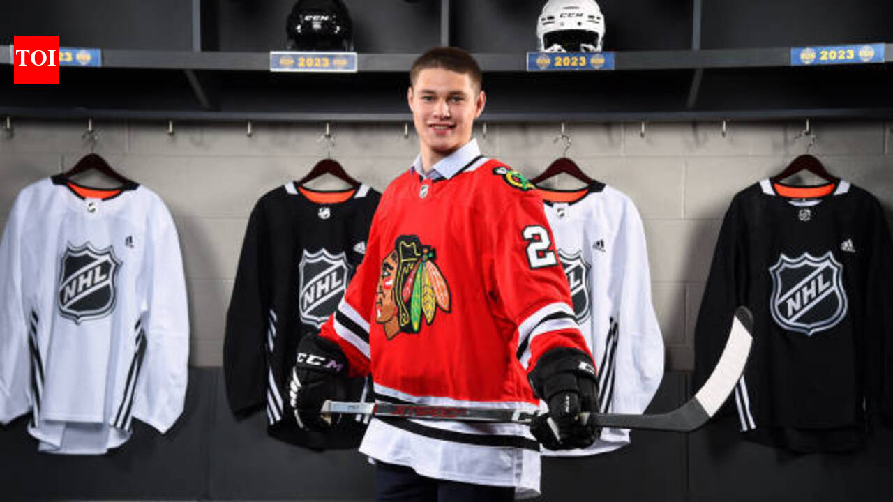 NHL Trade News: Chicago Blackhawks hand $975K rookie massive opportunity alongside star centre player next season