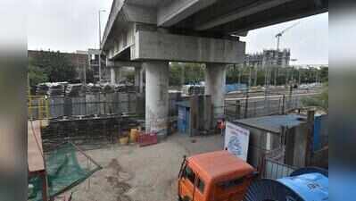 Commuters seek underpasses to cross Delhi-Ggn rail corridor