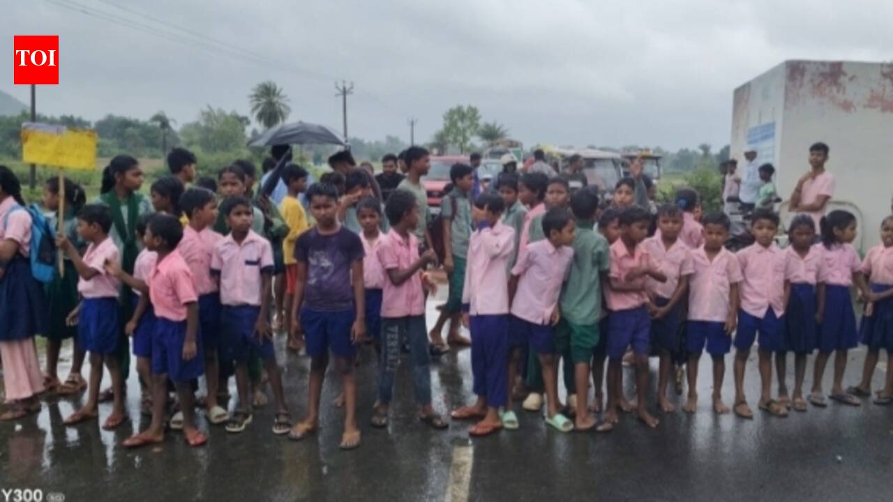 Deoghar school sealed over land dispute, 300 students left without classes