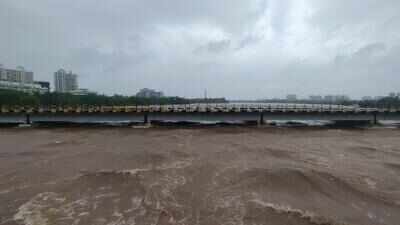 Ulhas river crosses danger level, 250 evacuated in Badlapur
